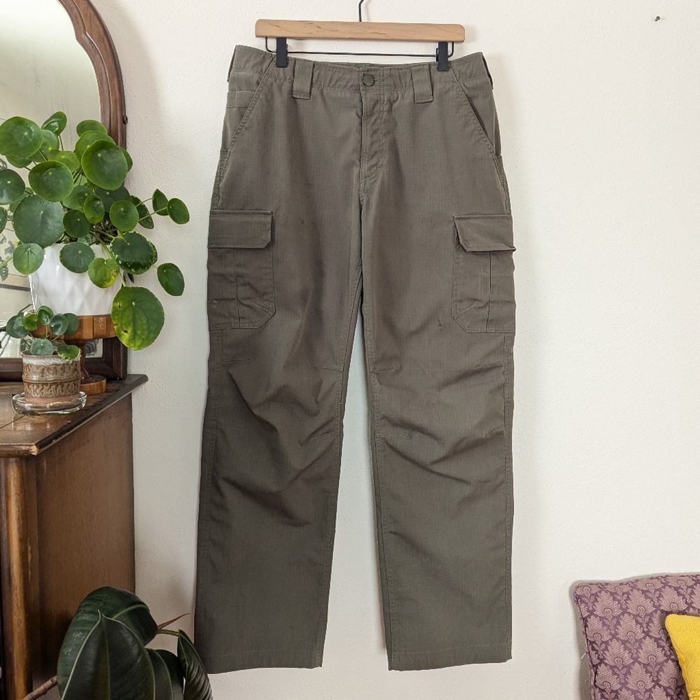 Under Armour | 34 x 32 | Loose Fit | Cargo Pant | Green - Picture 2 of 12